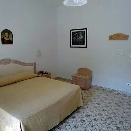 Hotel Candia 3*