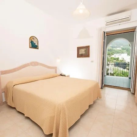Hotel Candia 3*