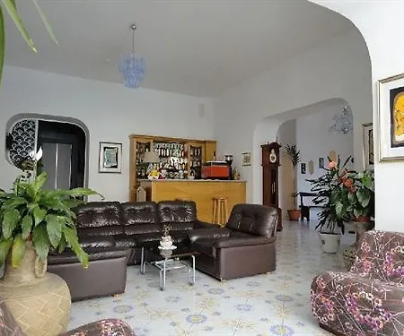 Candia فندق كازاميتْشيولا تيرمي